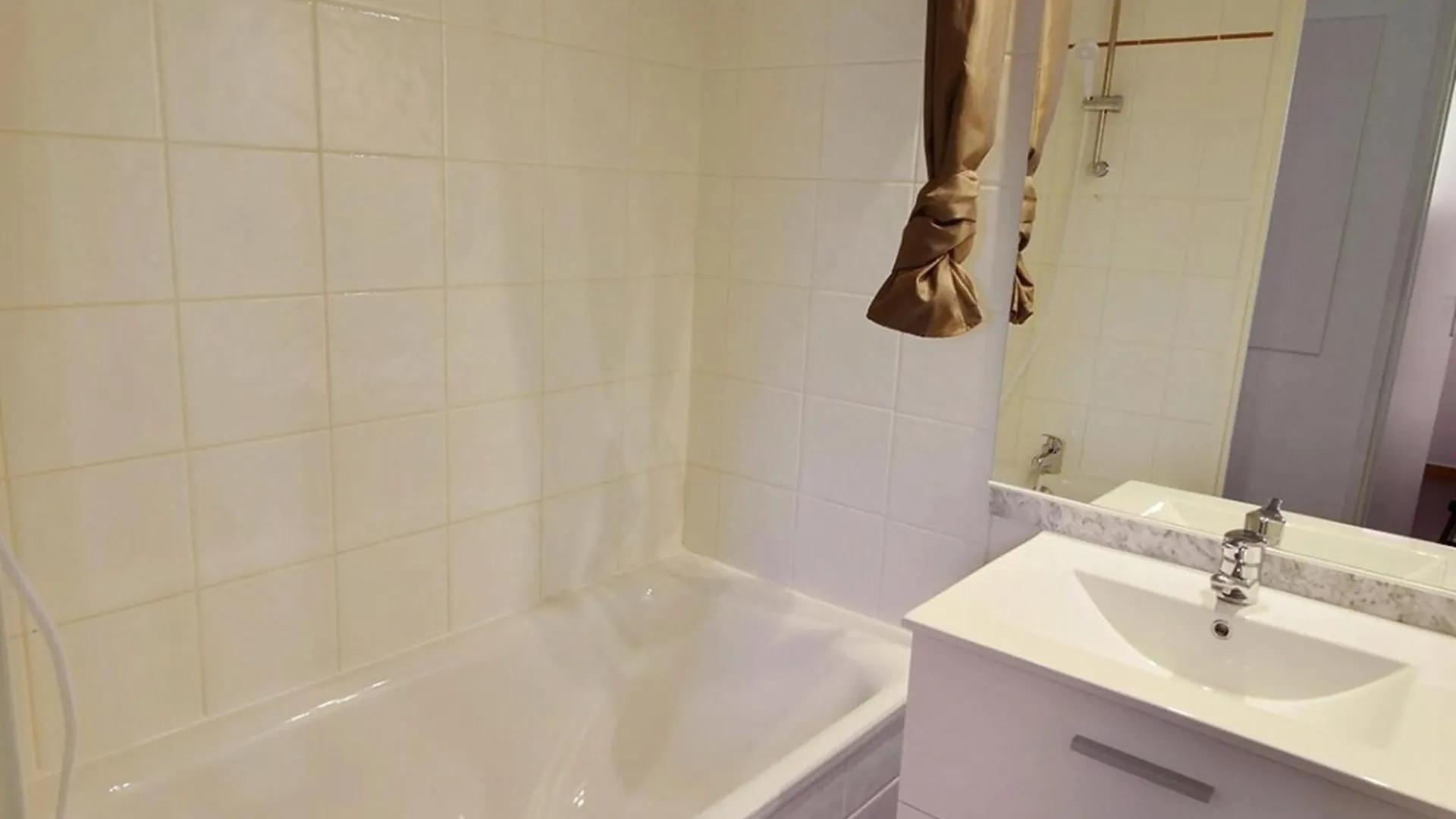 Cozy 6-Person Apartment With Balcony Le Devoluy