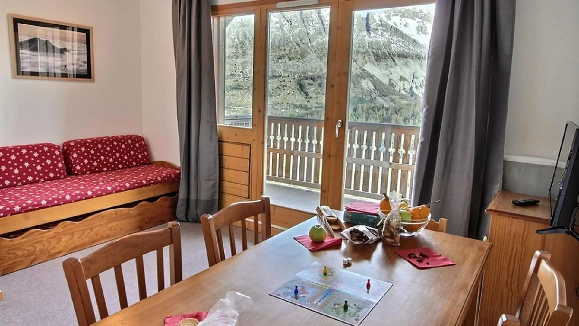 Cozy 6-Person Apartment With Balcony Le Devoluy